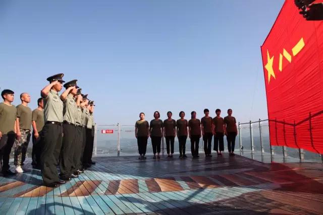 喜迎八一，向軍人致敬！馬仁奇峰面向全國軍人景區(qū)門票免費！
