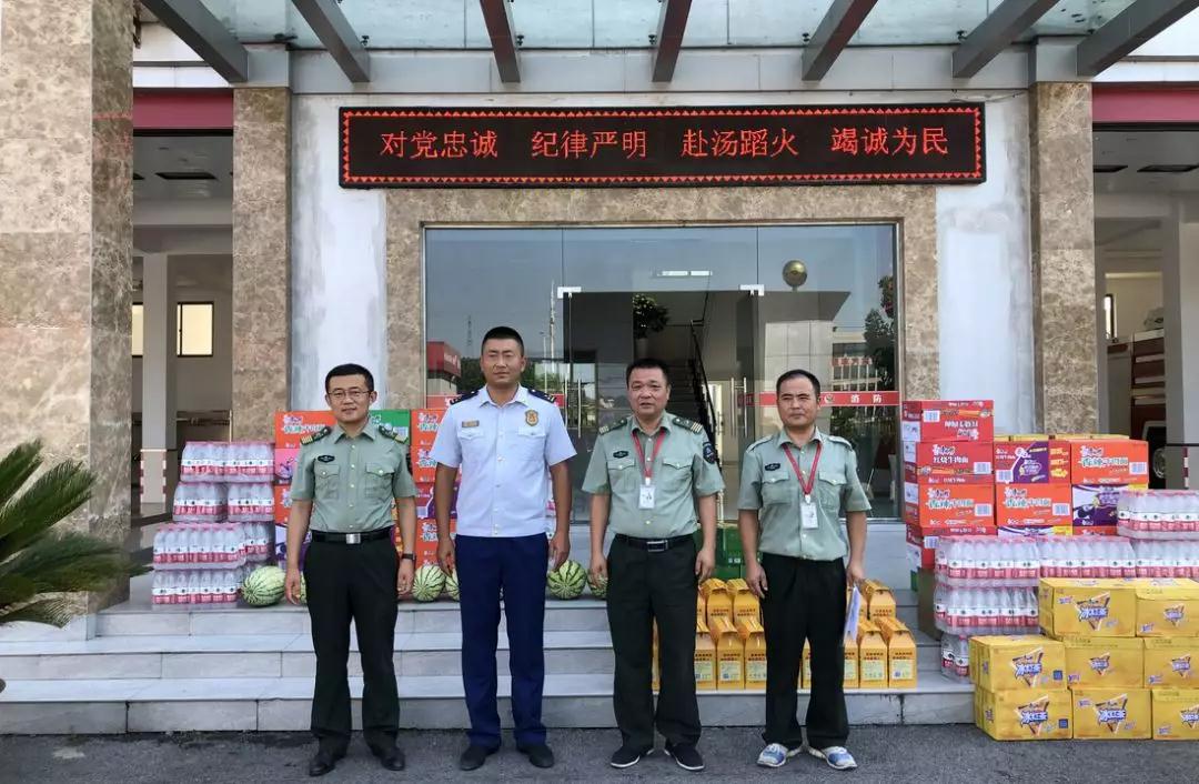 馬仁奇峰景區(qū)向消防、公安、交警等部門送上節(jié)日慰問！